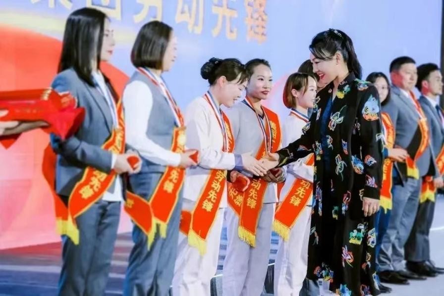 “我爱诗丽堂”齐聚“闺蜜”美丽顾问,用专业和真诚演绎未来